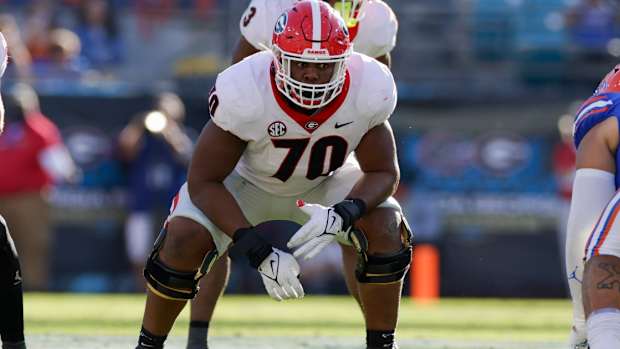 georgia-football-stars-detail-how-stepping-up-leaders-warren-mcclendon-sedrick-van-pran